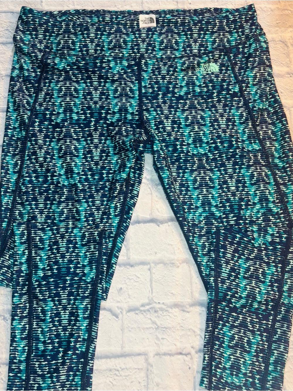 North Face Women’s Black/Teal Designed Leggings Size XL